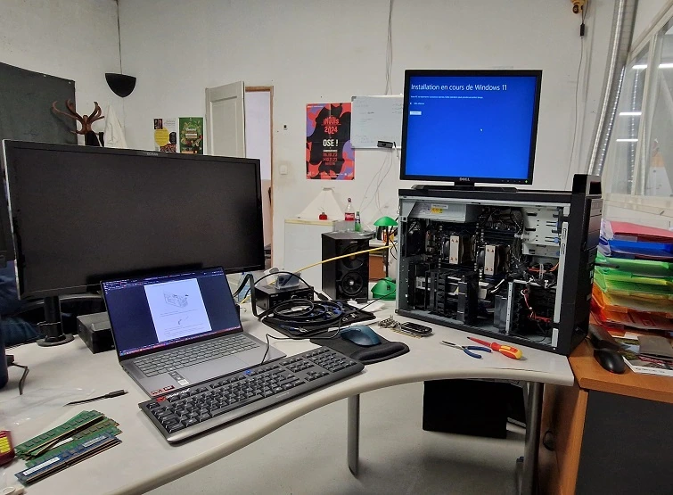 Configuration et assemblage d'un poste de travail, station de travail professionnelle