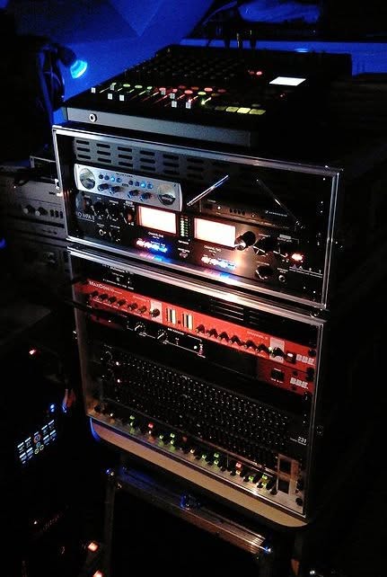 Premier rack de traitement du studio mobile