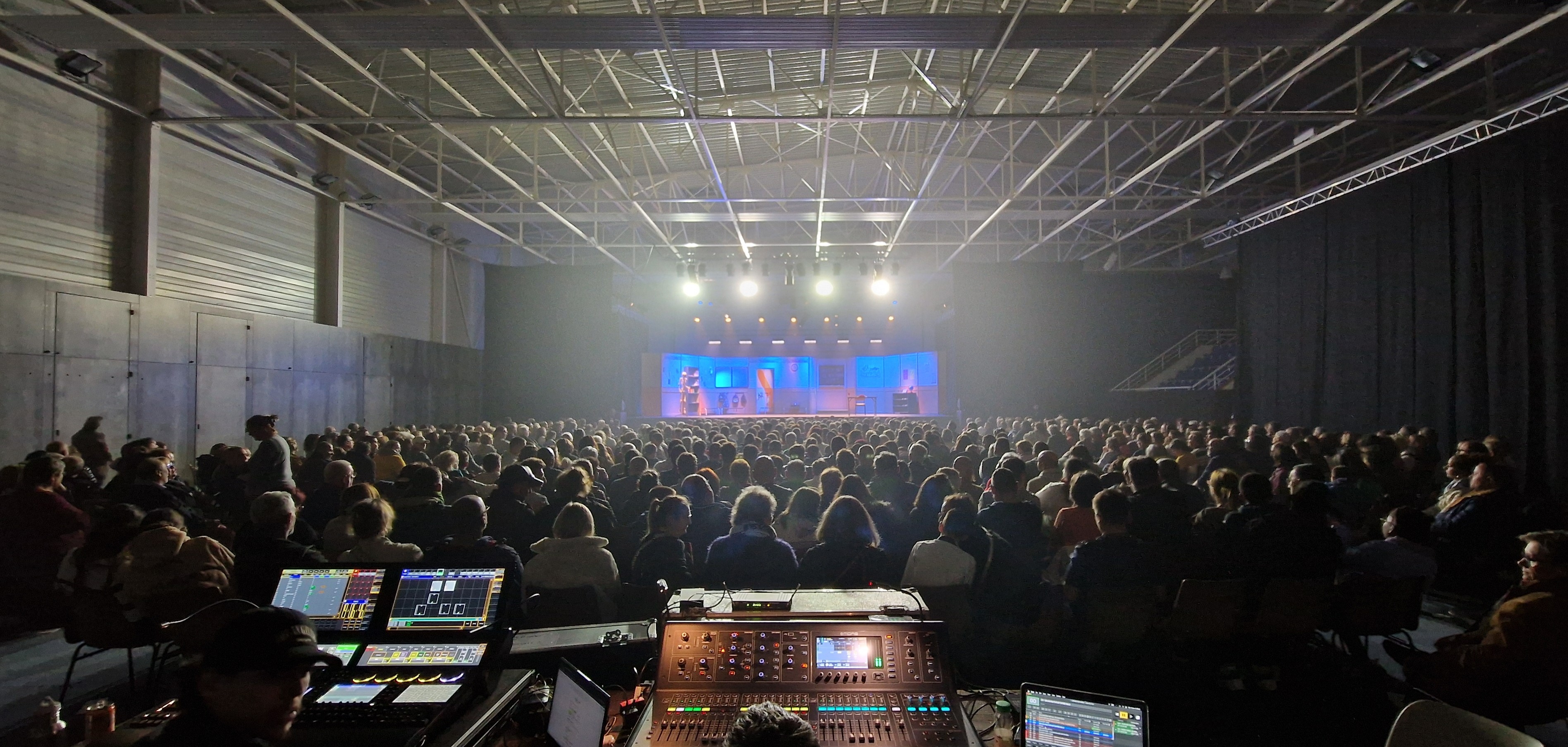Régie façade Supaxor Studio en salle